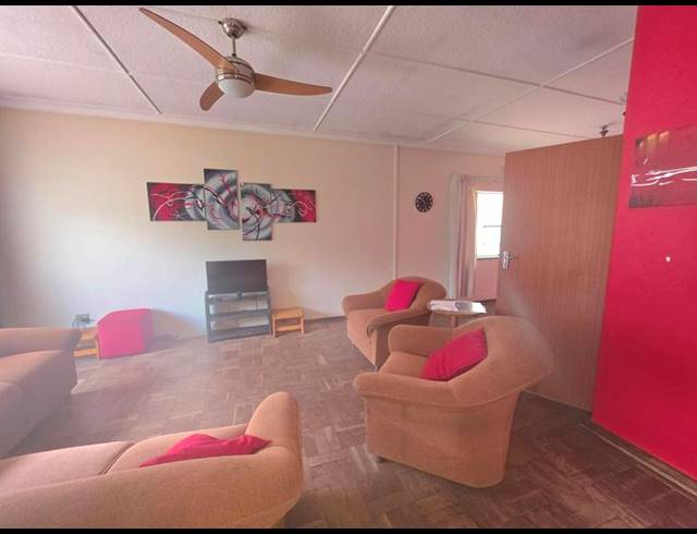 4 BEDROOM HOUSE FOR SALE IN PARKDENE